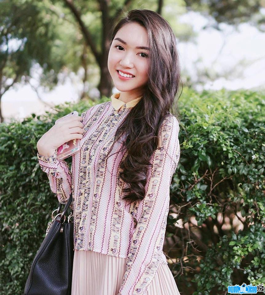 Blogger Chloe Nguyen's flawless beauty