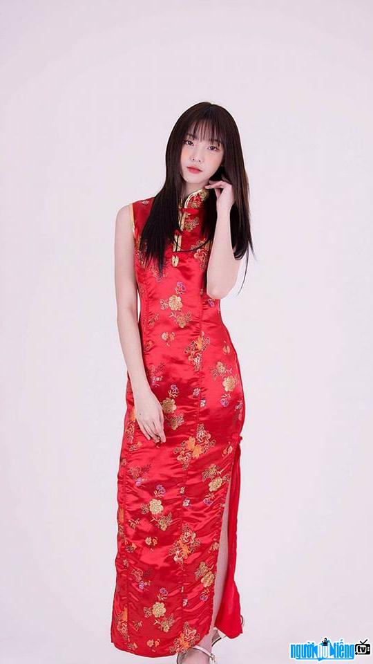 Hot girl Nene image with a shirt long cheongsam