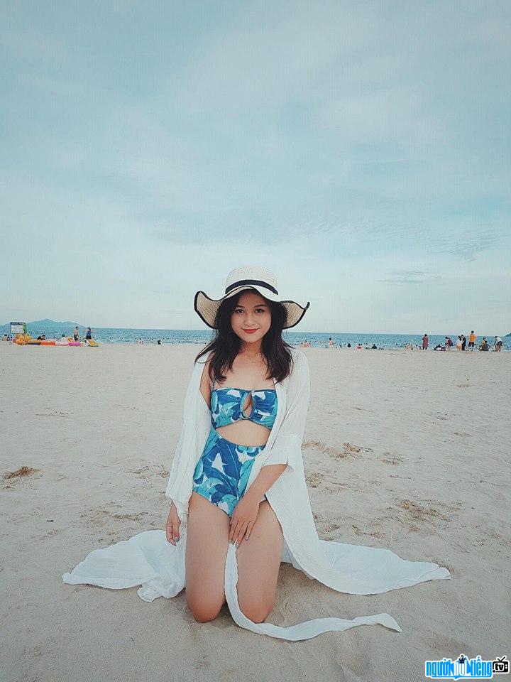 Hình ảnh hot girl Kiều Phạm tự tin khoe dáng với bikini