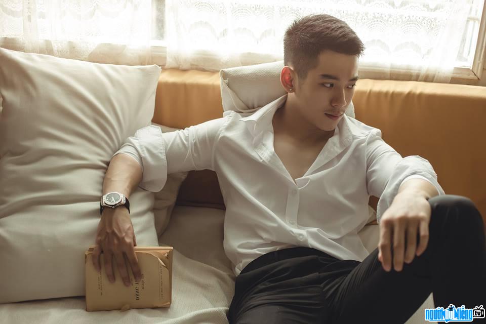 The latest image of actor Tran Phu Thinh