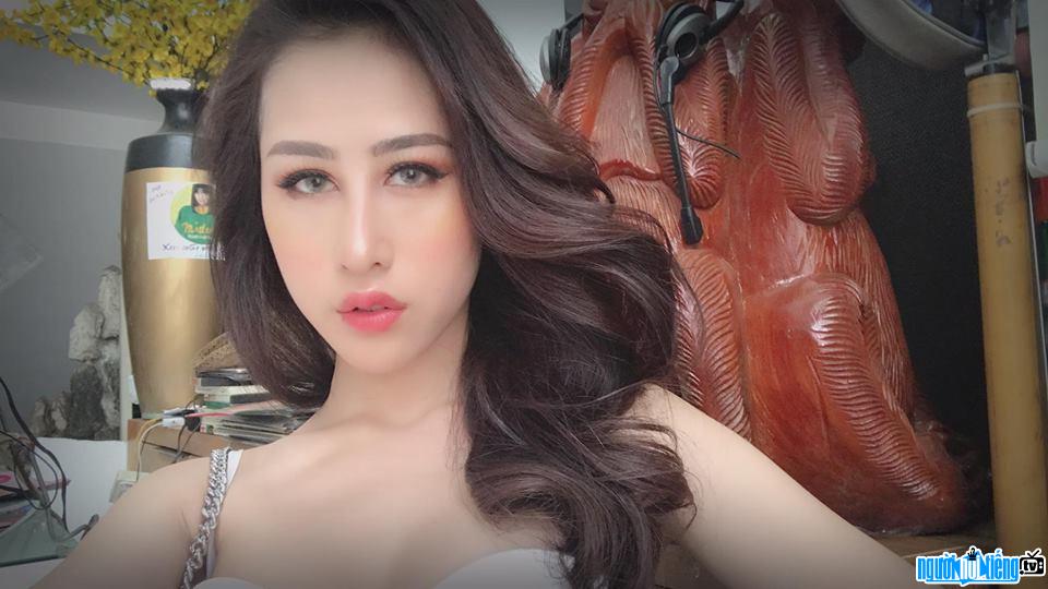  Latest pictures of Miss Truong Quynh Tien