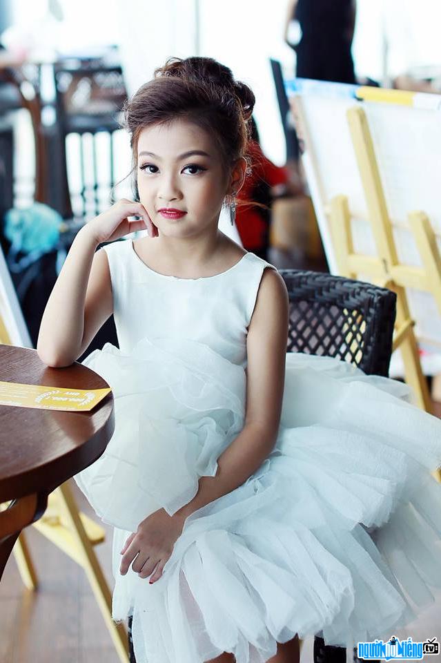 Lê Huyền Vy là một trong những siêu mẫu nhí nổi bật nhất của làng thời trang Việt