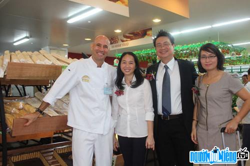  Businesswoman Le Minh Trang with chef David Boutin