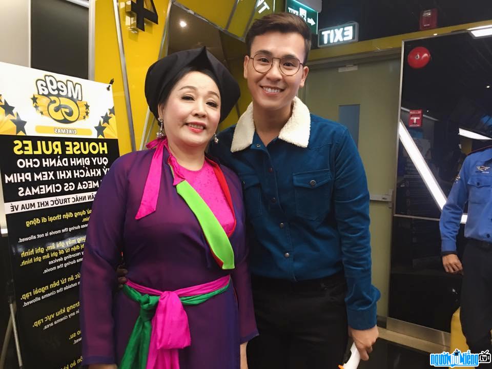  MC Minh Ngoc and people's artist Thu Hien