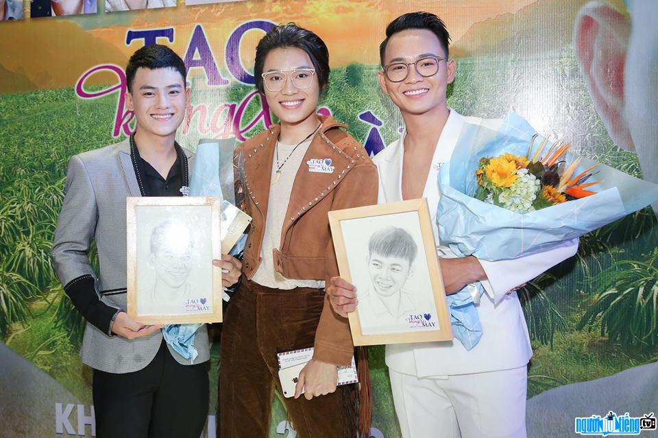Picture of actor Chau Trong Tai with a pure smile