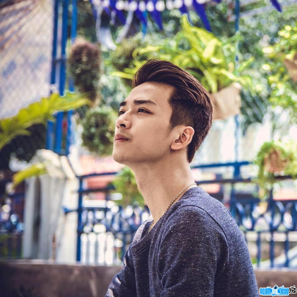  Not only handsome but Junyi Tran is also a potential young actor