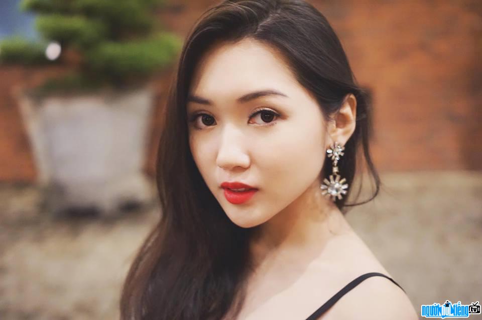 Vẻ ngọt ngào tươi trẻ của Blogger Chloe Nguyễn