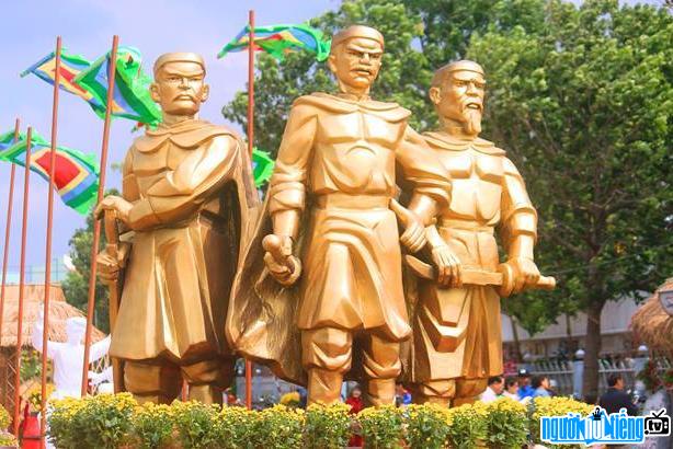 Hoàng Đế Việt Nam Nguyễn Nhạc