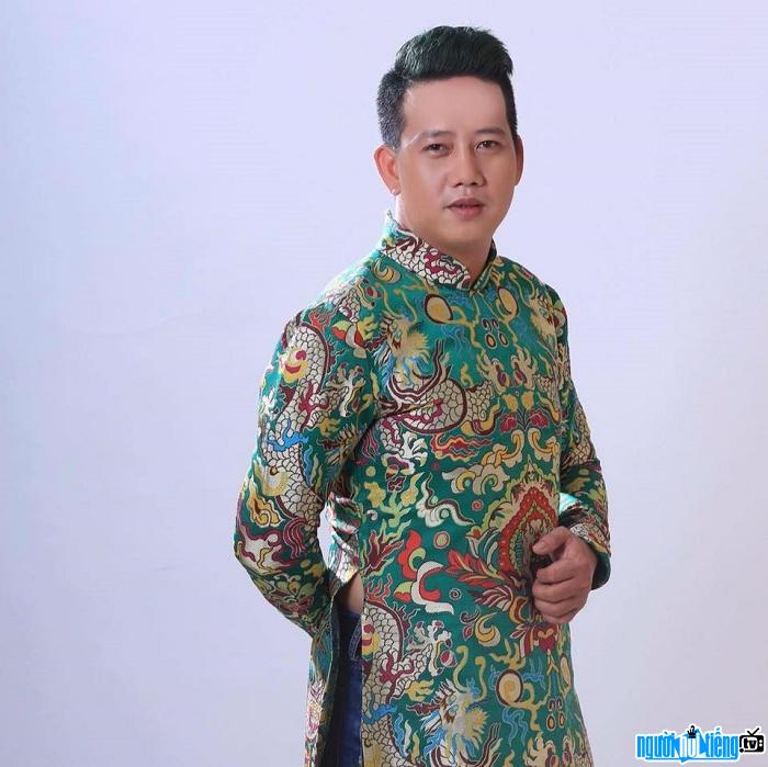 Diễn viên hài Lê Nam được yêu mến ở sân khấu kịch Hồng Vân