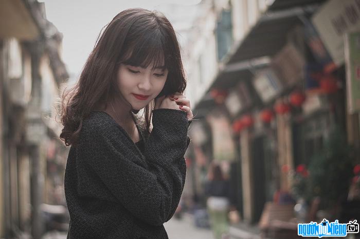 Hot girl Nguyễn Trần Linh Chi nổi tiếng xinh đẹp và học giỏi