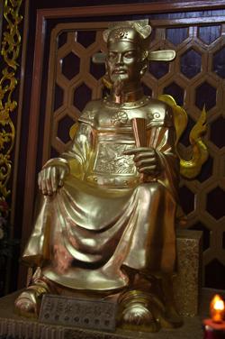  Statue of historical celebrity Ngo Thi Nham