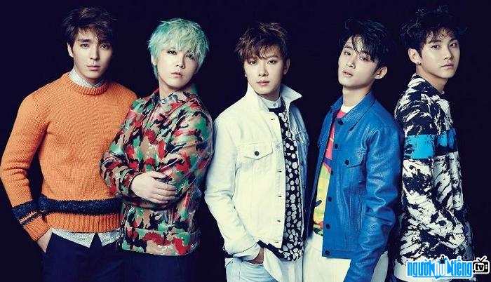  5 handsome members of the group F.T. Island