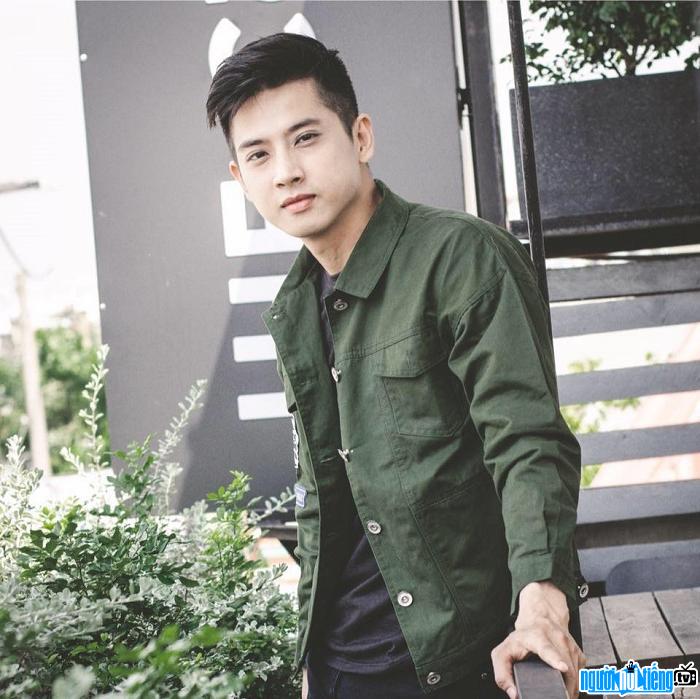  Actor Ngo Kinh Lam owns a handsome face like a Korean star
