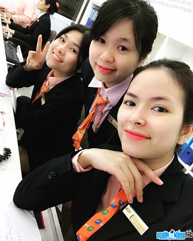  Singer Linh Cao is currently working as a customer care staff for a telecommunications company