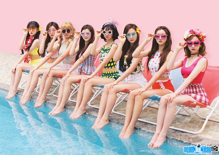 Beautiful and charming girls Oh My Girl group