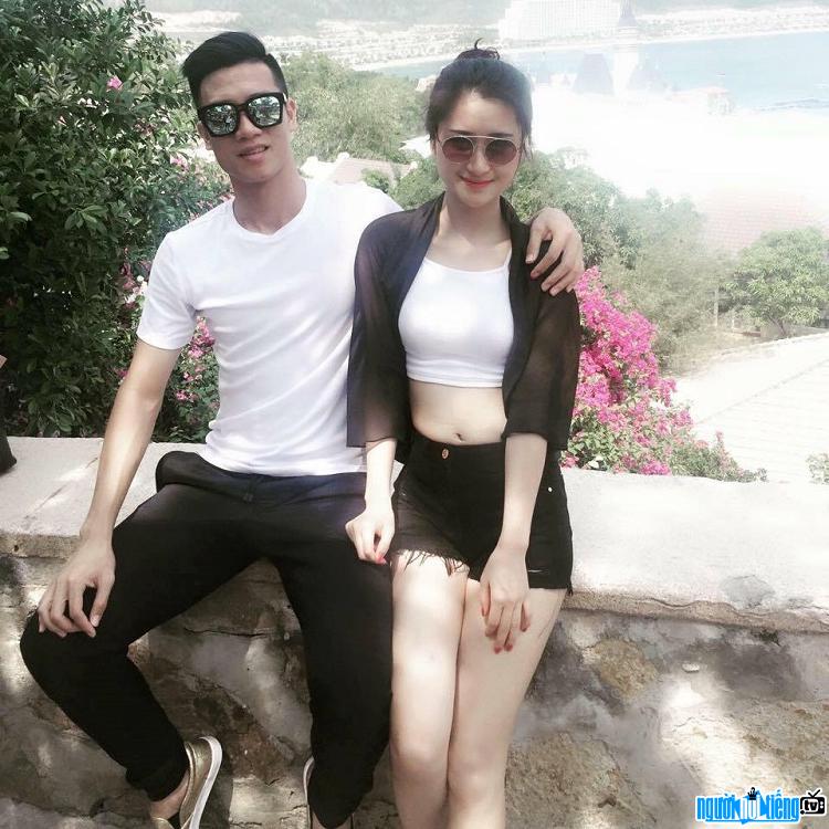 Cầu thủ Nguyễn Huy Hùng và bạn gái xinh đẹp