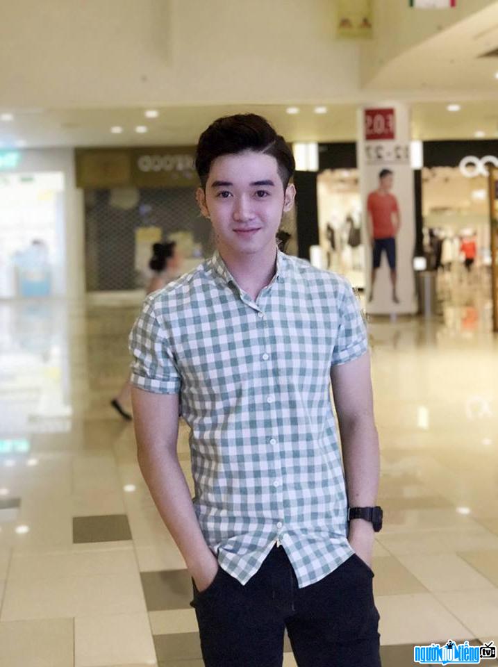  Nguyen Hong Phong is a hot boy with many talents
