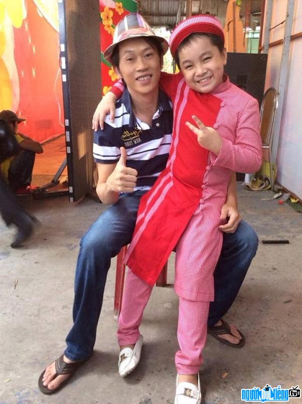  Actor Nguyen Hoang Quan is the adopted son of comedian Hoai Linh