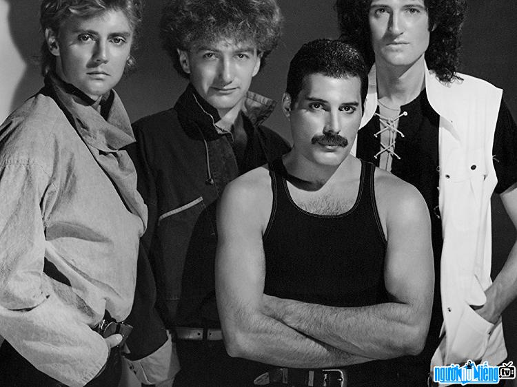 Queen nhóm nhạc Anh vĩ đại nhất mọi thời đại