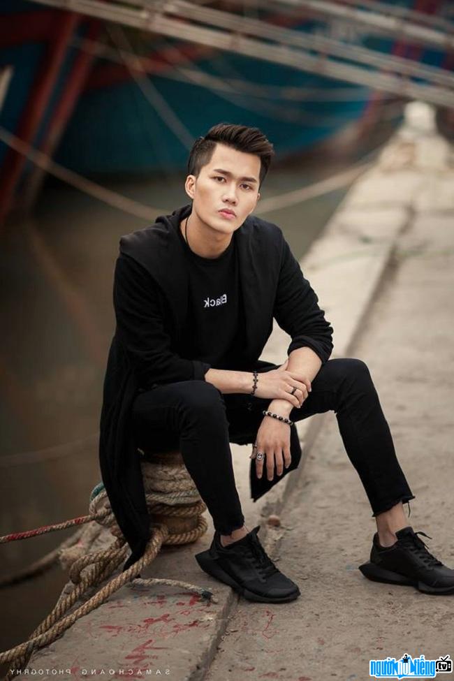  Hot boy Manh Tien Khoi has a burning passion for modeling