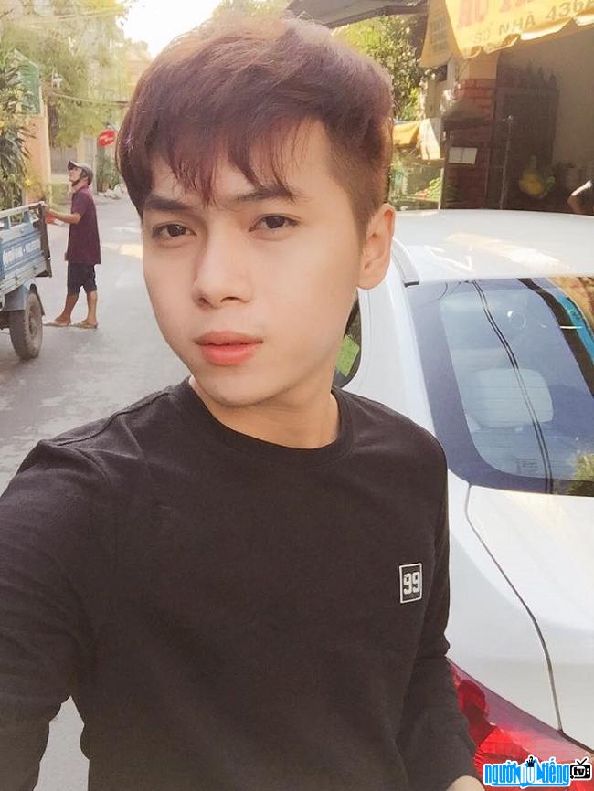  Hot boy Huynh Huu Phuoc successful with online business