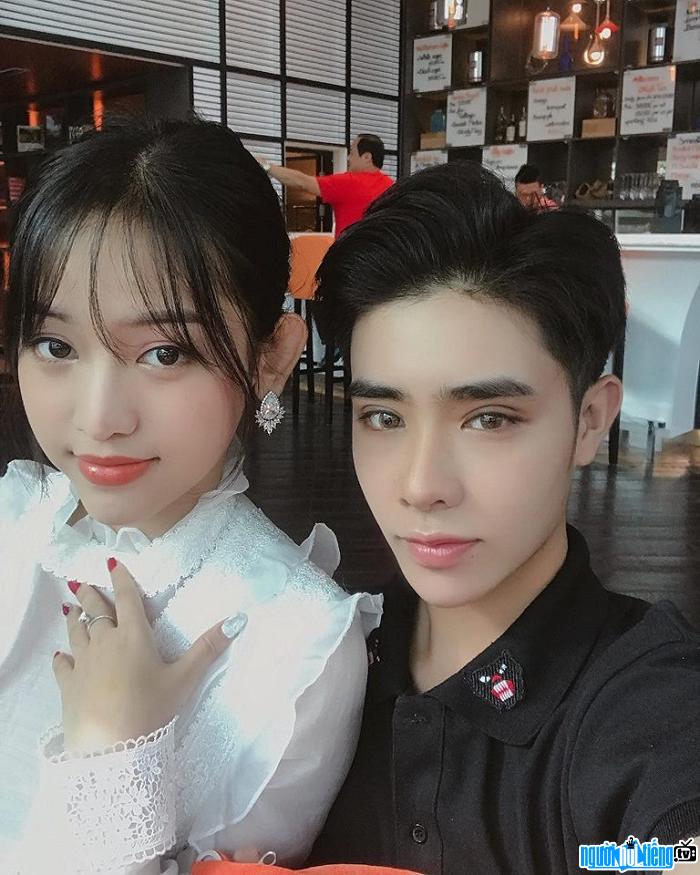  Hot boy Vo Anh Tri is close to hot girl Thuy Vi