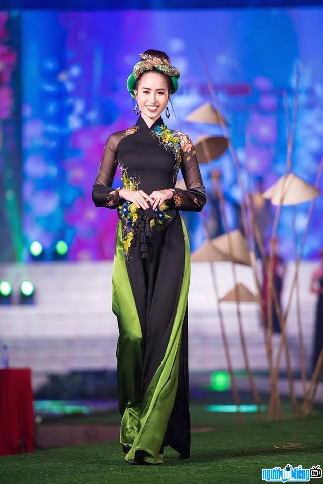  Model Princess Ngoc Han is as beautiful as an angel