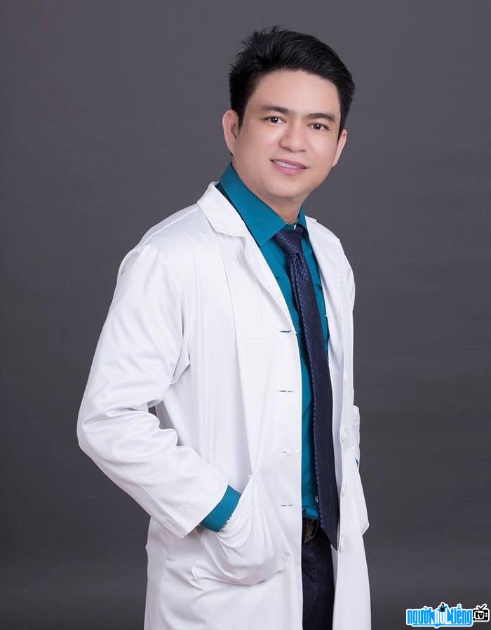  Doctor Chiem Quoc Thai is the director of a famous cosmetic hospital in Ho Chi Minh City