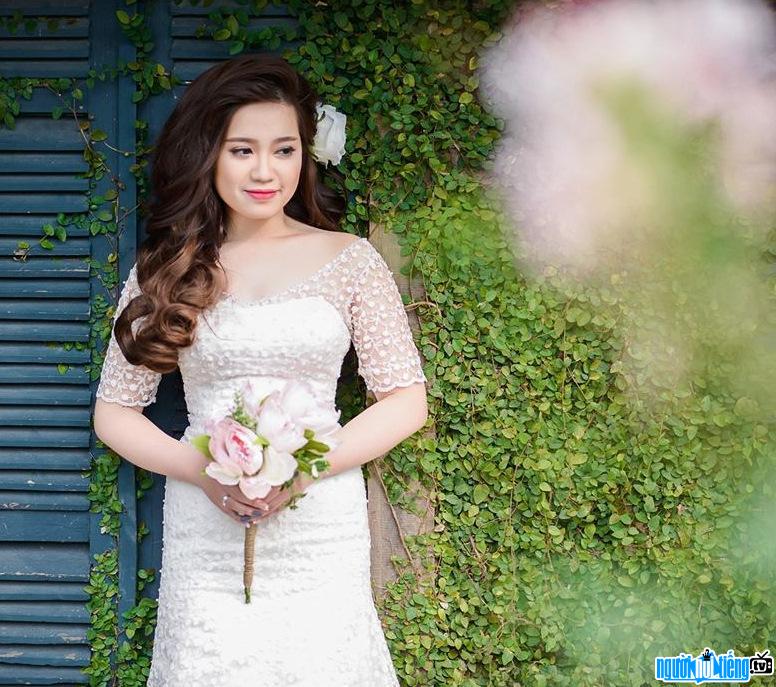  Trang Mau is beautiful and pristine with a wedding dress
