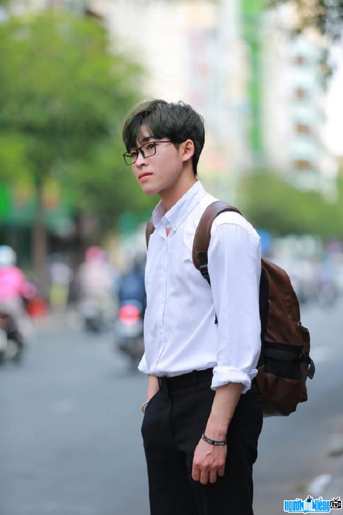 Hot boy Lưu Văn Châm điển trai như soái ca Hàn Quốc