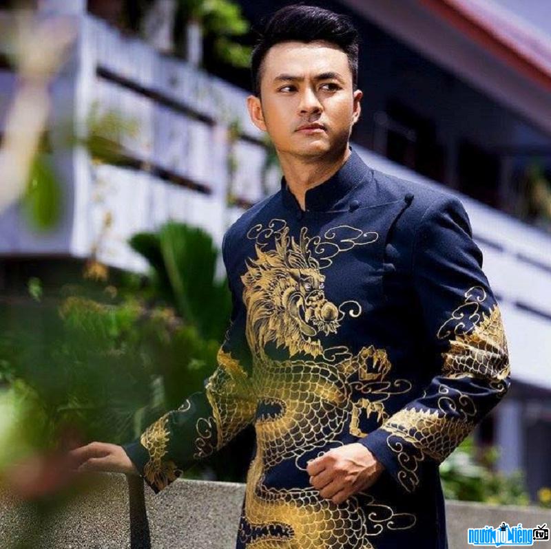 Actor Ho Giang Bao Son is also a famous photo model