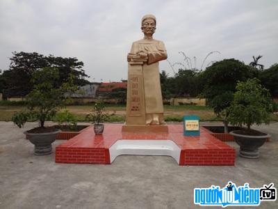 The monument of historical celebrity Le Quy Don
