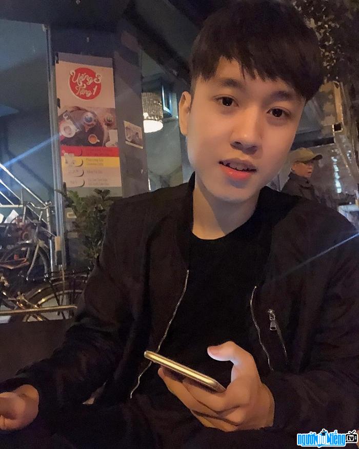 Rambo gamer is as handsome as a Korean star