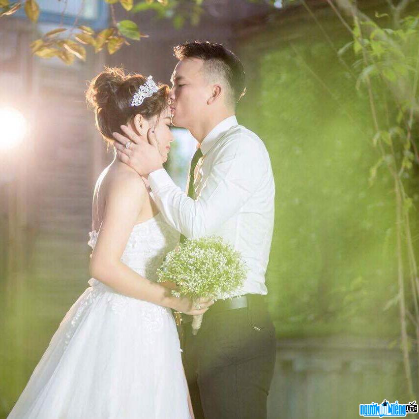 Ảnh cưới của cầu thủ Hồ Sỹ Sâm