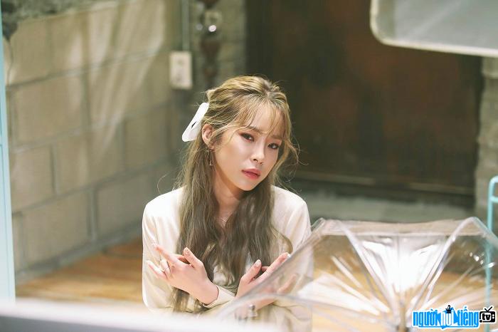Rapper Heize transforms with a sweet appearance
