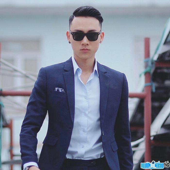  Handsome model Hoang Anh Tu