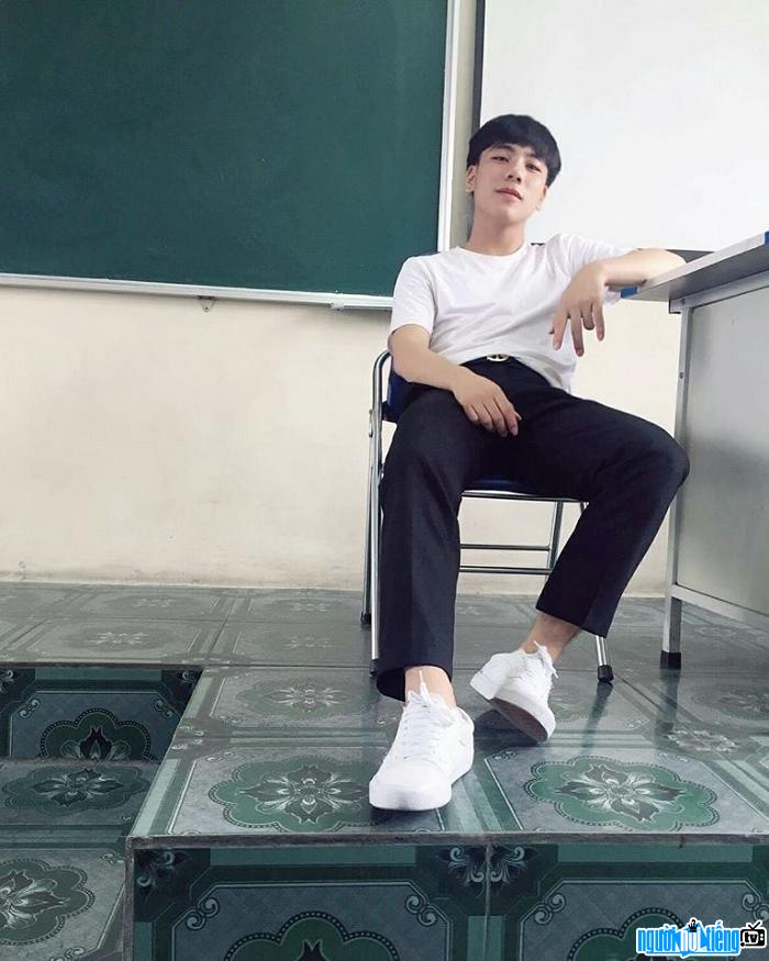  Hot boy Tran Trung Duc is considered a copy of singer Son Tung MTP