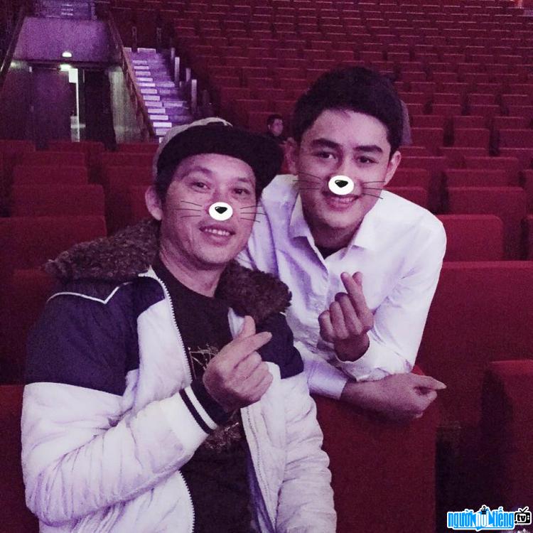 Actor Phan Anh and comedian Hoai Linh
