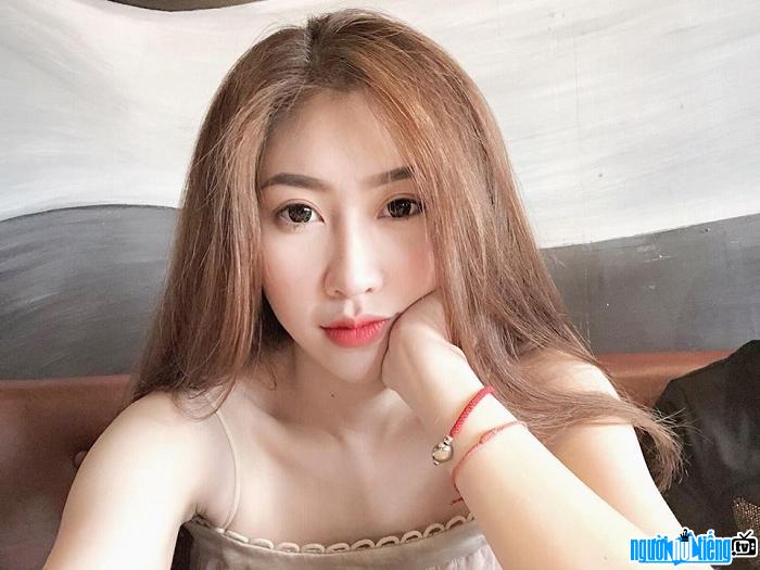  Hot girl Diep Phi Yen is beautiful and multi-talented
