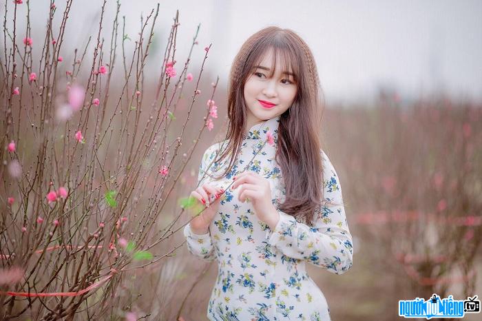  Hot girl Truong Phuong Anh is radiant to welcome spring