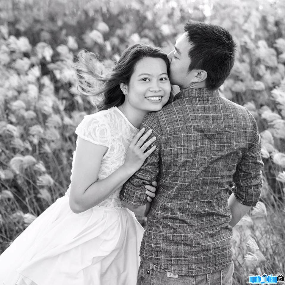 Bức ảnh nhiếp ảnh gia Trần Bảo Hòa và vợ