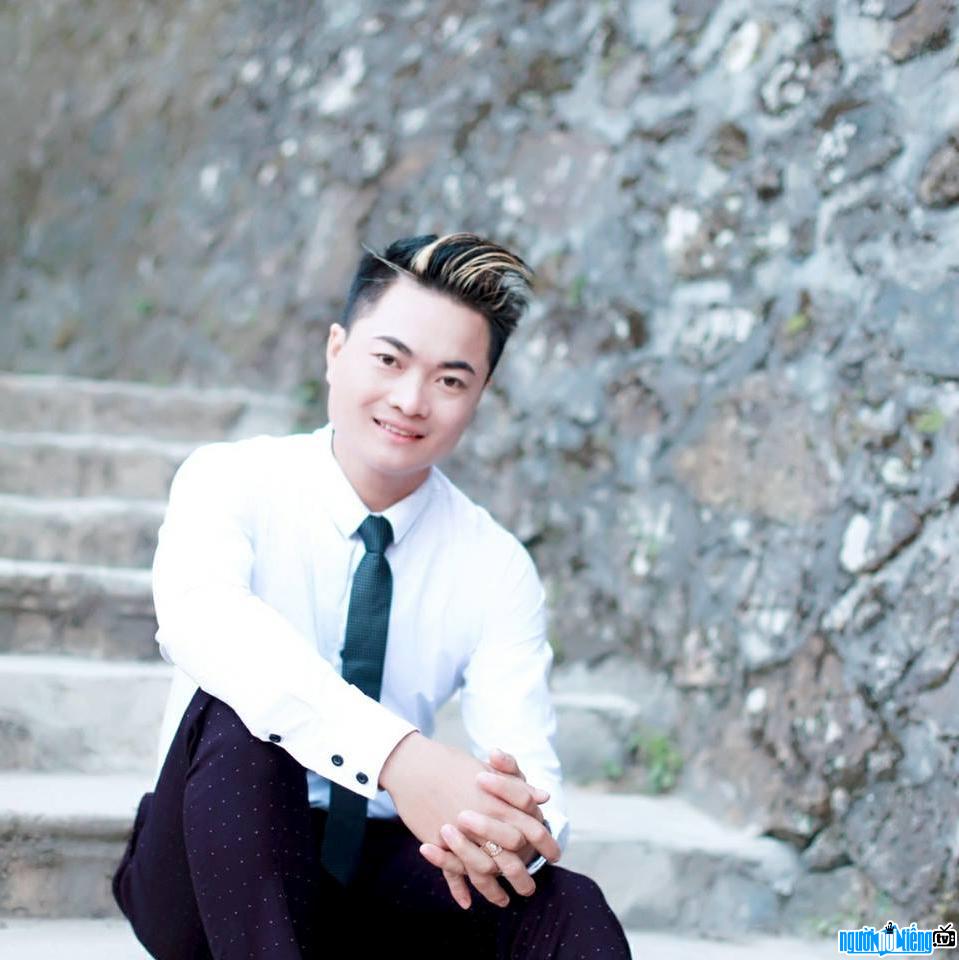  Singer Khanh Lam BQB is a son of Quang Binh land