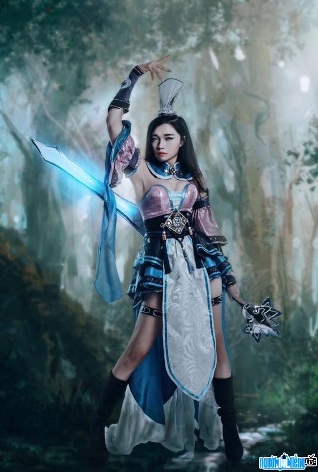 Idol CCTalk Dương Thu Thảo cosplay nhân vật trong game