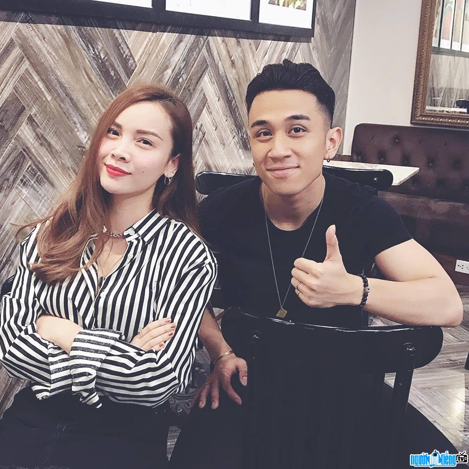  Photo of singer Edward Duong Nguyen and female singer Yen Trang