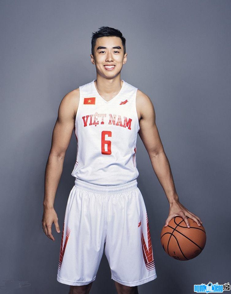  athlete Stefan Nguyen Tuan Tu was Calling up the Vietnam National Basketball Team