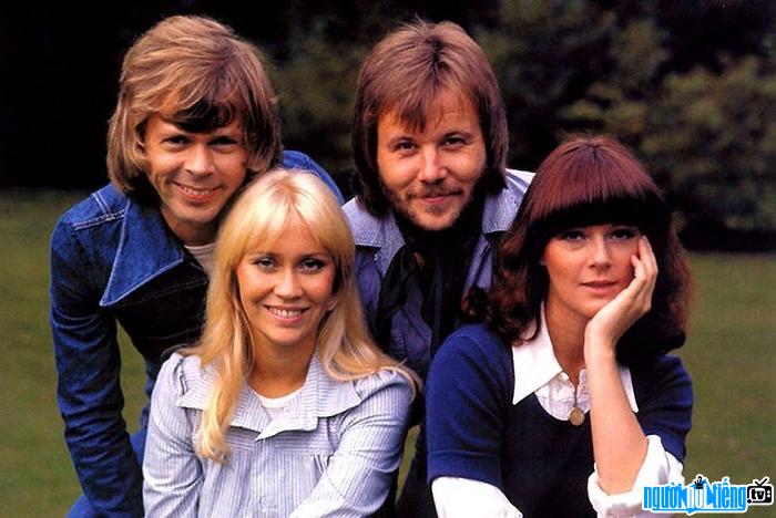  The group ABBA disbanded in the hearts of fans