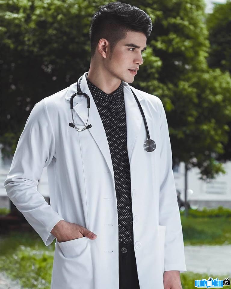  Model Brai K'is a handsome doctor 