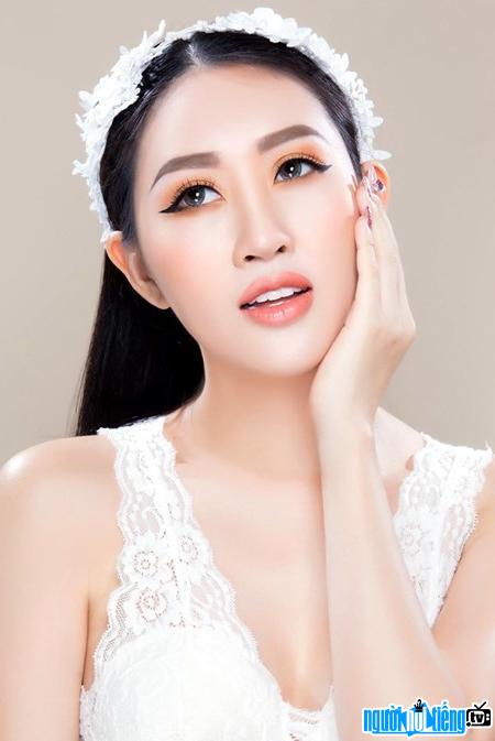One image portrait of beauty Huynh Thuy Anh