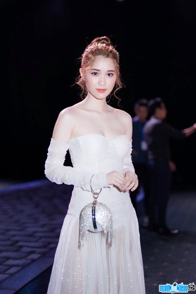 Hình ảnh diễn viên Quỳnh Hương xinh như thiên thần tại một sự kiện