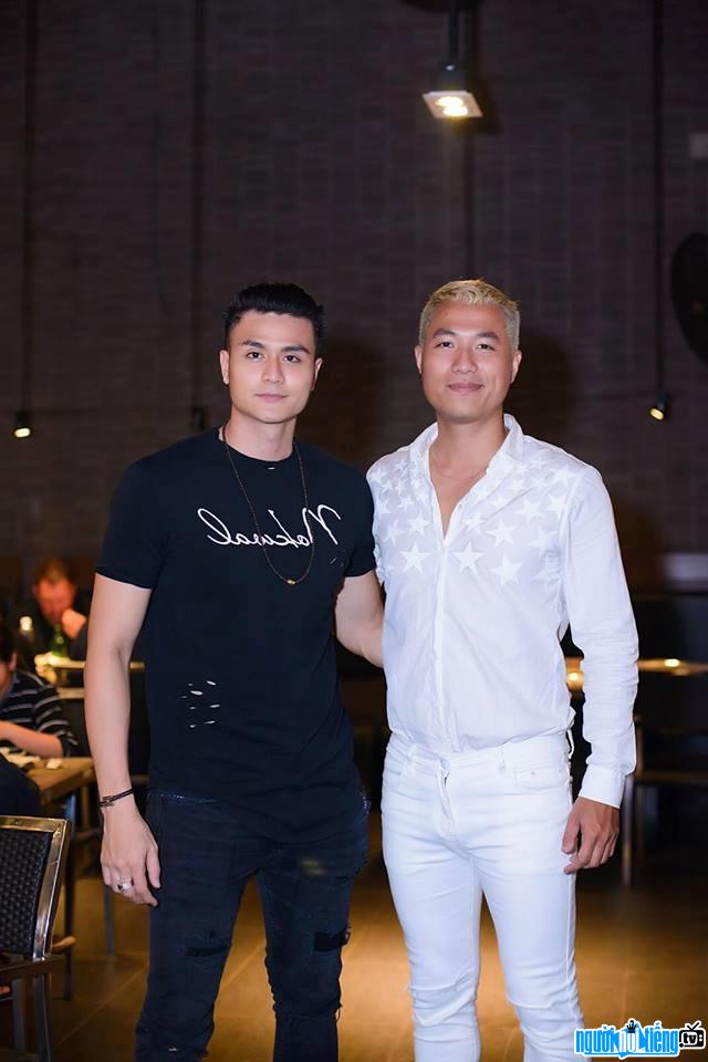  Photo of model Quang Hoa and supermodel Vinh Thuy